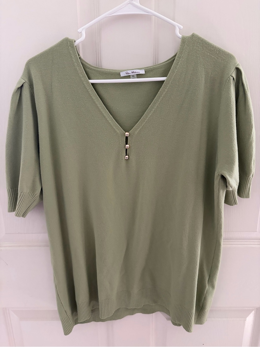 Vera Montano Sage Green V-Neck Sweater Top XL Pearl Detail